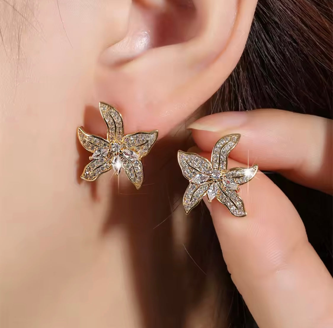 Elegant Floral Stud Earrings