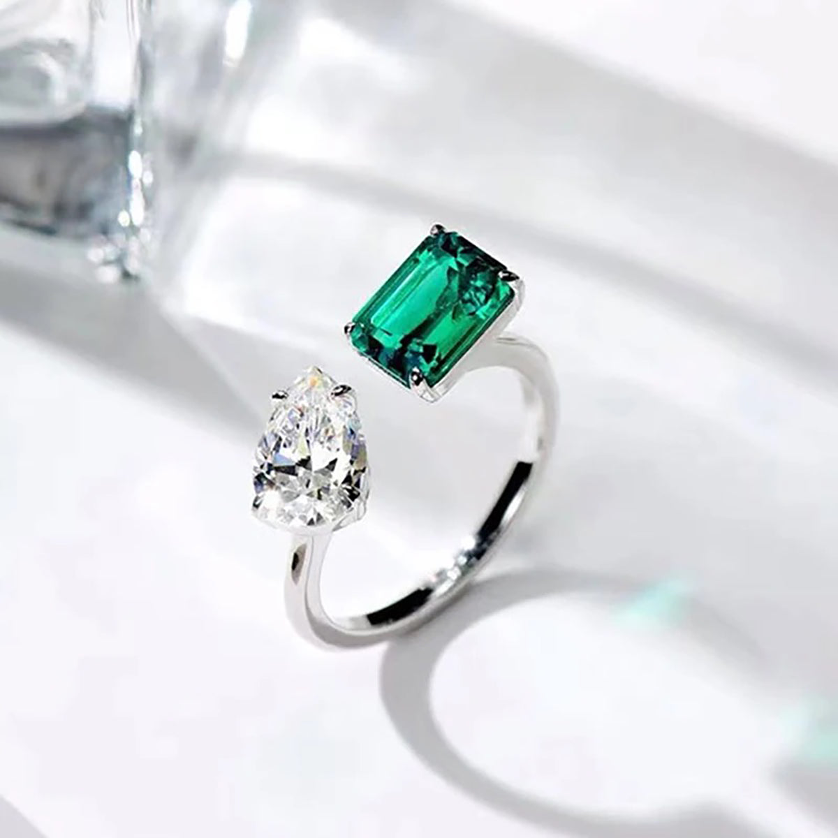 Emerald Floating Ring