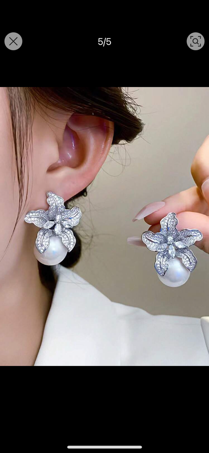 Silver Floral Earrings